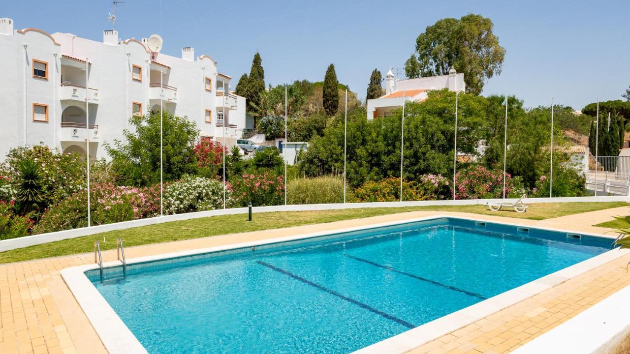 Charming Beachside Apartment W/ Pool By Lovelystay Albufeira Exterior photo