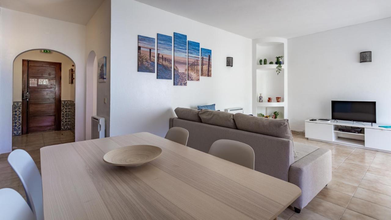 Charming Beachside Apartment W/ Pool By Lovelystay Albufeira Exterior photo