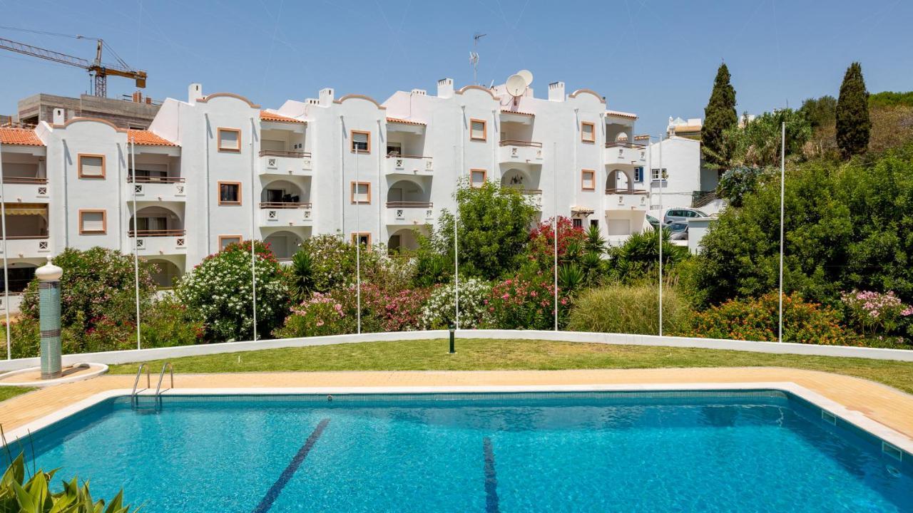 Charming Beachside Apartment W/ Pool By Lovelystay Albufeira Exterior photo
