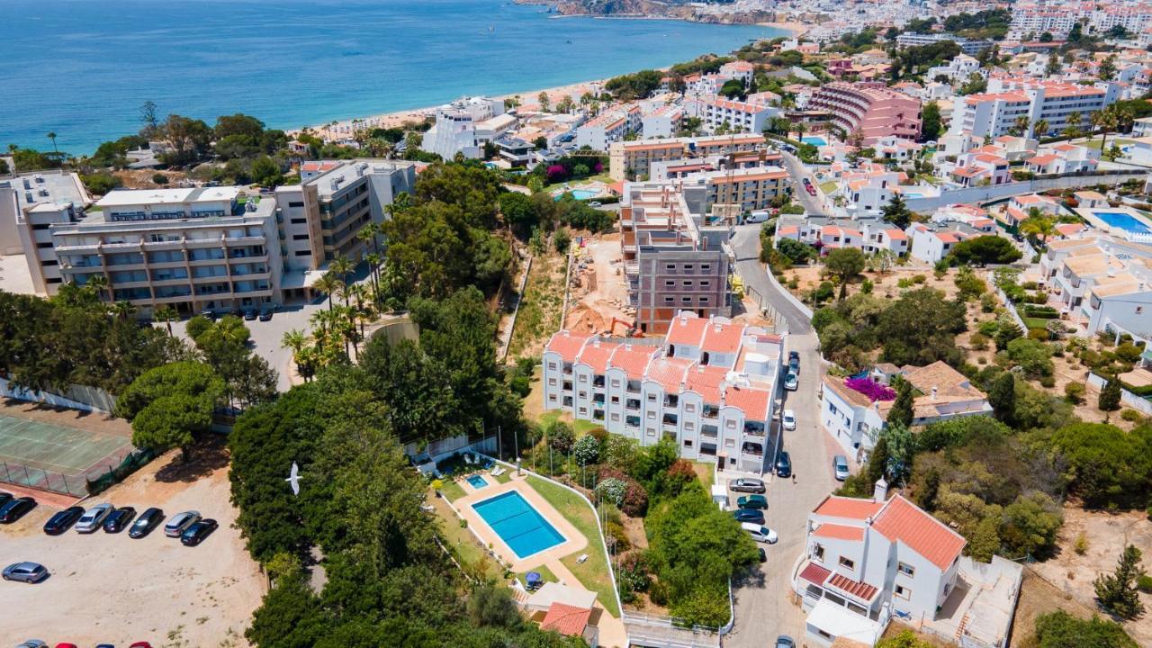 Charming Beachside Apartment W/ Pool By Lovelystay Albufeira Exterior photo